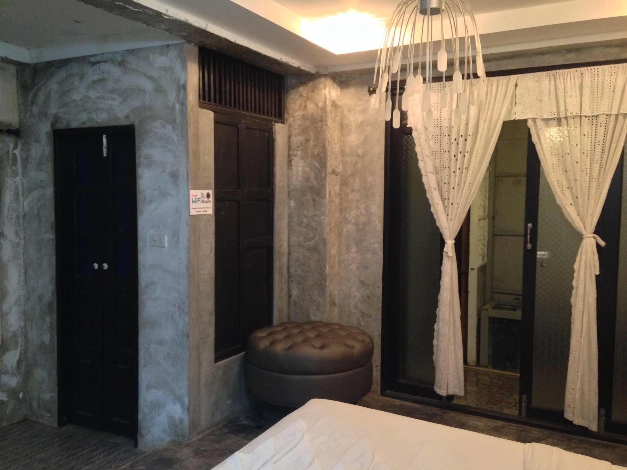 At Casa Guesthouse אמפווה מראה חיצוני תמונה
